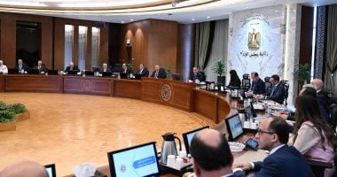 اجتماع رفيع المستوى برئاسة رئيس الوزراء لمناقشة صناعة السيارات