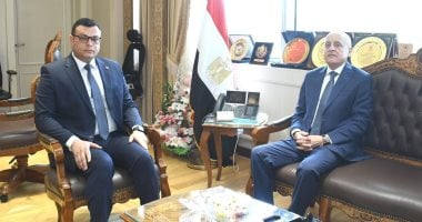 اجتماع قيادي موسع لمتابعة تنفيذ مشروعات مبادرة حياة كريمة بين وزير الإسكان ومحافظ الأقصر