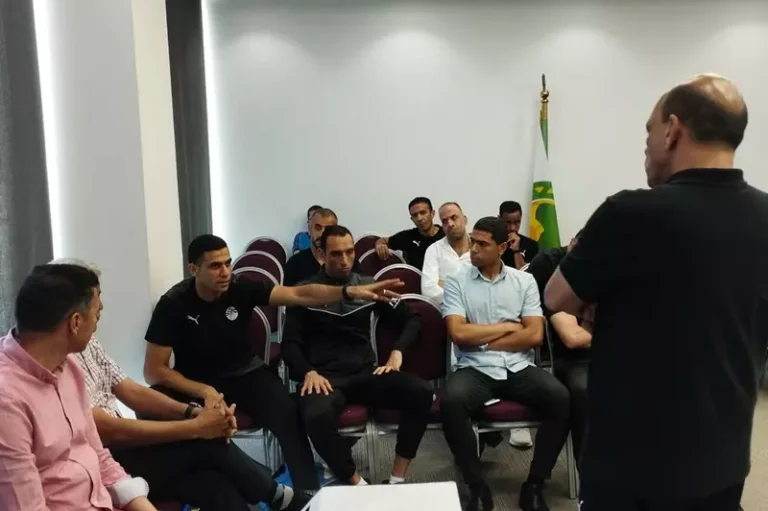 اجتماع لحكام الـ VAR بحضور أوسكار رويز يهدف لتحسين سرعة القرارات