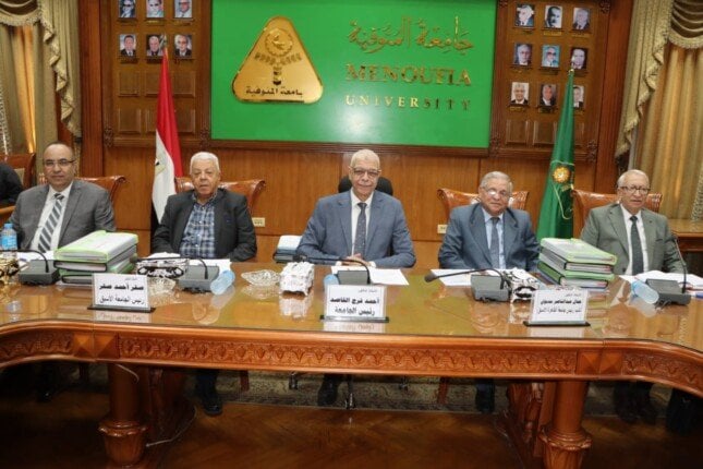 اجتماع هام لرئيس جامعة المنوفية حول اختيار عميد كلية العلوم