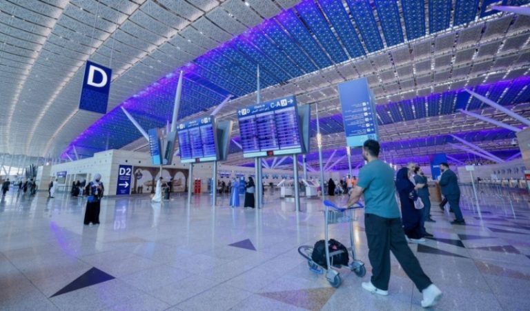 ارتفاع عدد المسافرين بمطار الملك عبدالعزيز إلى 4.25 مليون في أبريل