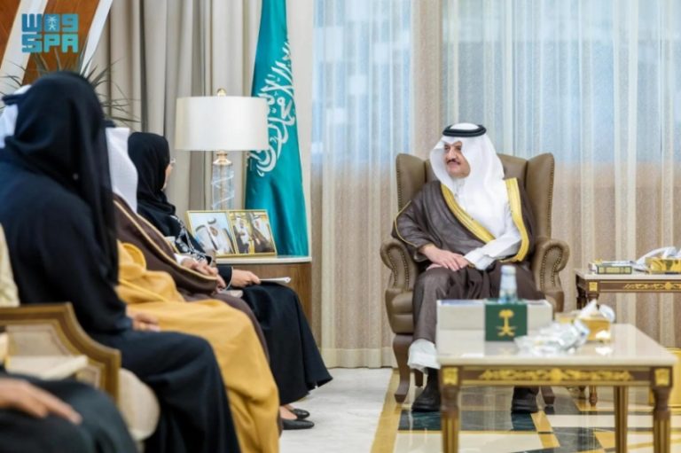 استقبال أمير الشرقية لرئيس جمعية السرطان السعودية بالمنطقة