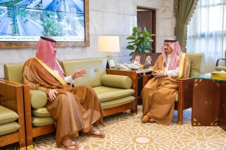 استقبال أمين المنطقة من أمير الرياض