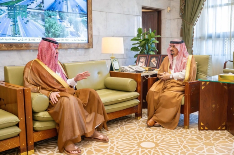 استقبال أمين المنطقة من أمير الرياض
