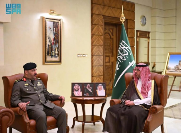 استقبال الأمير سعود بن جلوي لمدير مكافحة المخدرات بجدة