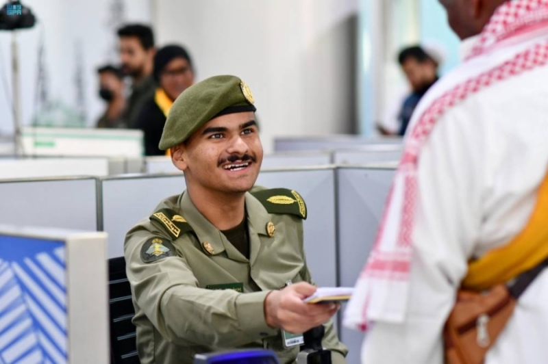 استقبال حجاج الصومال في “مطار المدينة” برحلات جديدة