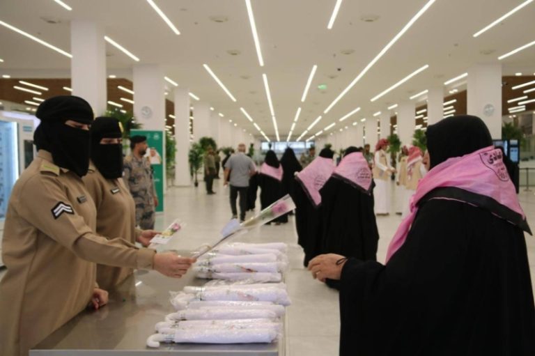 استقبال حجاج العراق عبر منفذ جديدة عرعر بحرس الحدود