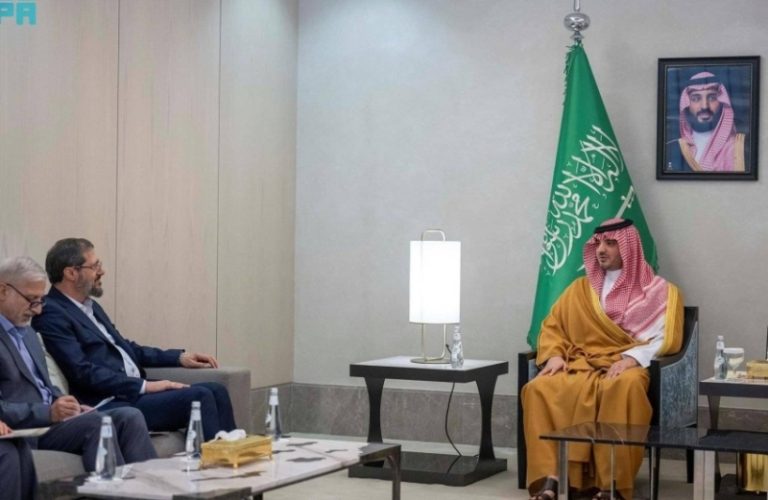 استقبال رئيس منظمة الحج والزيارة الإيراني من قبل الأمير عبدالعزيز بن سعود