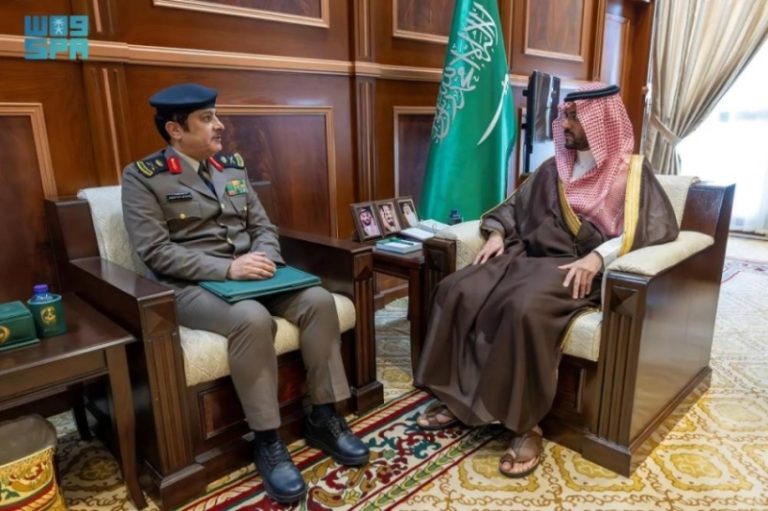 استقبال مدير الدفاع المدني من نائب أمير حائل