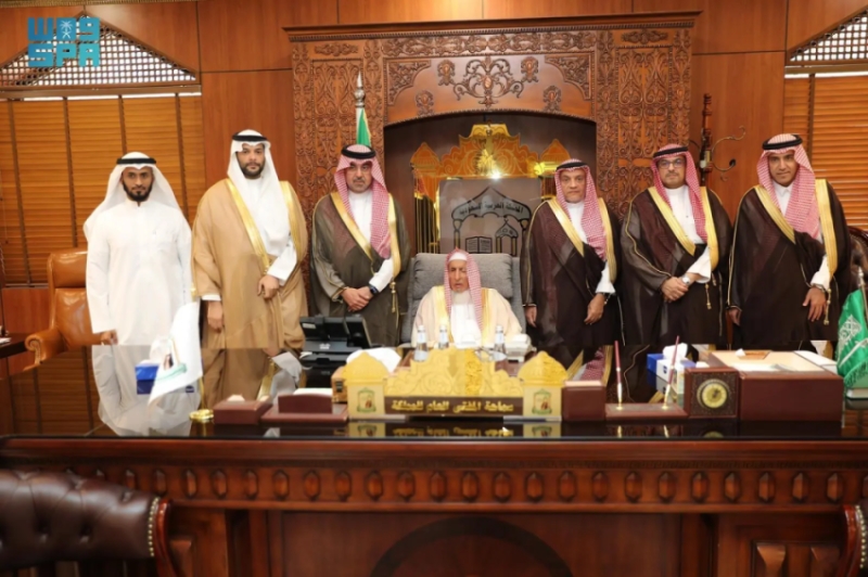 استقبال مفتي عام المملكة لرئيس المركز الوطني للمنشآت العائلية