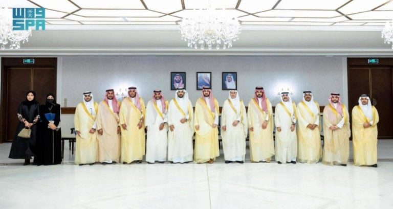 استقبال مميز لمجلس إدارة غرفة الأحساء من أمير الشرقية ونائبه