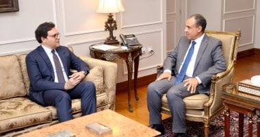 استقبال وزير الثقافة: وزير الخارجية والهجرة يلتقي به