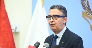 استمرار استلام القمح المحلي طوال الموسم من وزير التموين