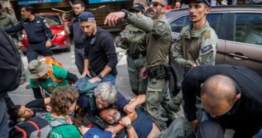 اشتباكات عنيفة تشعل القدس بين إسرائيليين وشرطة الاحتلال خلال تجدد المظاهرات ضد نتنياهو