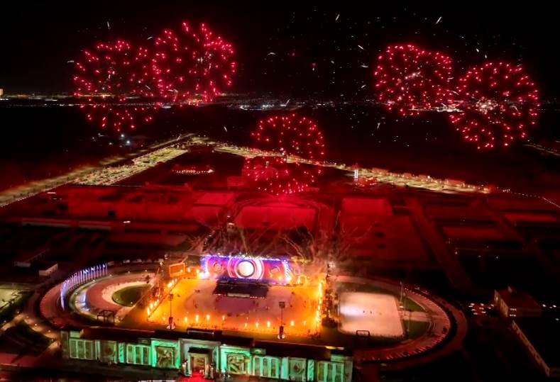 افتتاح بطولة العالم العسكرية للفروسية يشعل سماء العاصمة الإدارية بالألعاب النارية