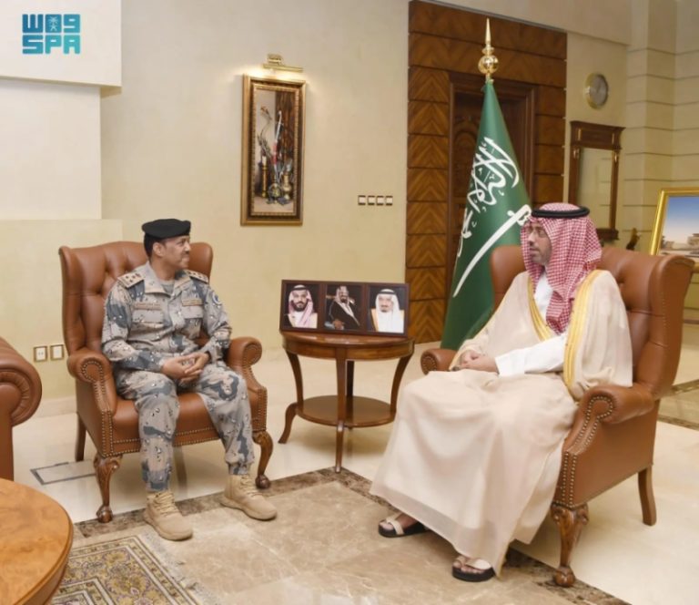 الأمير سعود بن جلوي يلتقي قائد قطاع حرس الحدود بجدة