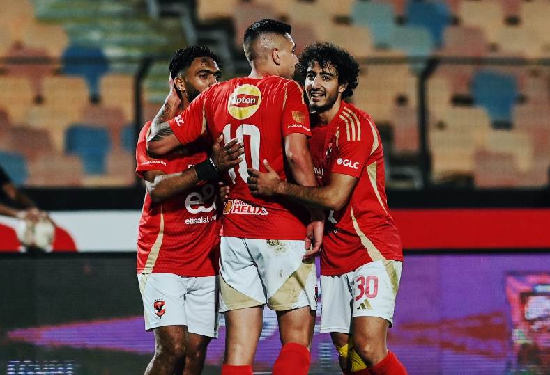 الأهلي يستبعد ثلاثي الفريق من قائمة مونديال الأندية