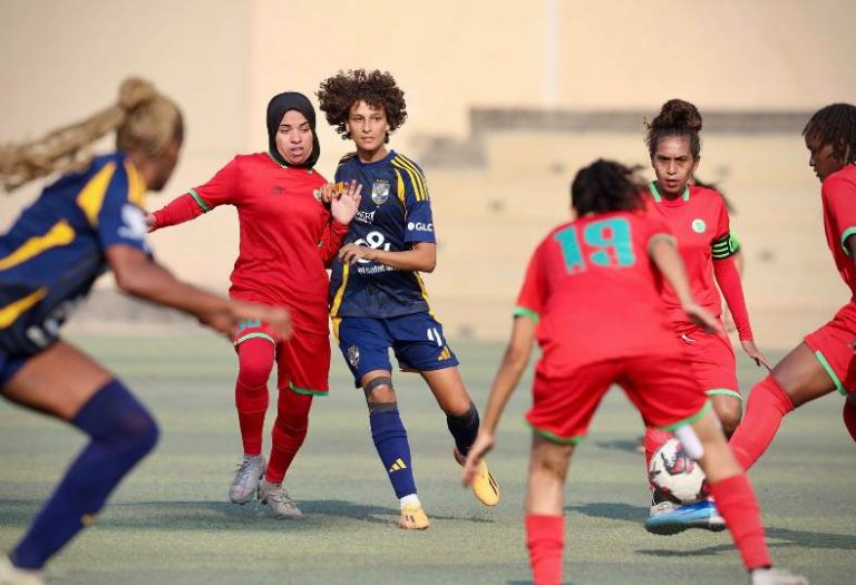 الأهلي يواجه مودرن سبورت اليوم في دوري الكرة النسائية ويترقب هدية الزمالك