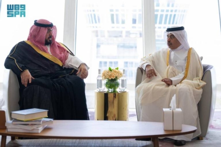 الإبراهيم يبحث مع وزير المالية القطري تعزيز العلاقات الاقتصادية