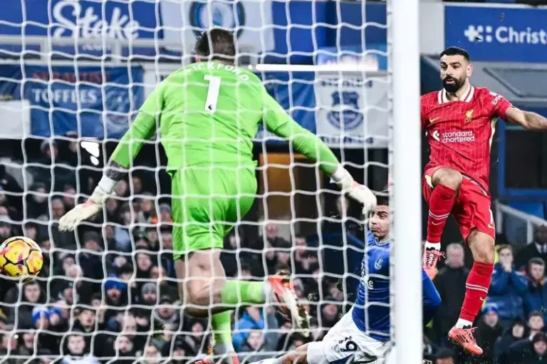الاتحاد الأوروبي يكرم ليفربول وإيفرتون لتعاونهما في حملة مكافحة العنصرية