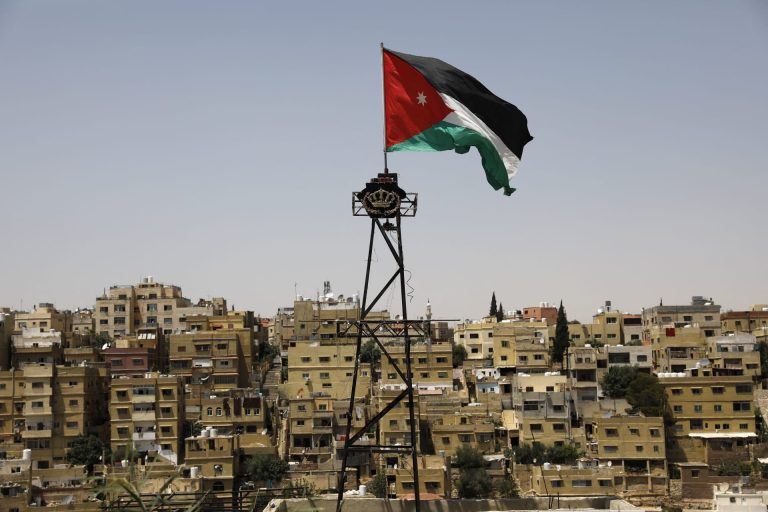 البشير يحذر: المؤشرات الاقتصادية سلبية والتصنيف الائتماني لا يعكس الواقع