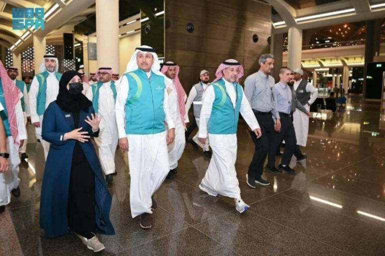 الجاسر يترأس اجتماع اللجنة الإشرافية ويطلق مبادرات جديدة لموسم الحج