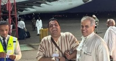الحاج الليبى عامر المهدى يدعو الله لوحدة صفوف الشعب