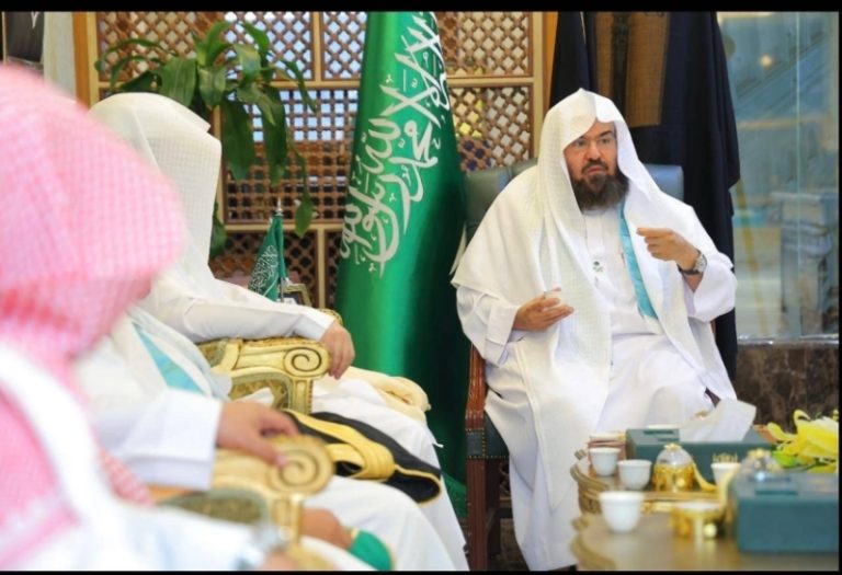 الحرمين الشريفين منبع الهدايات وصمام الأمان للمجتمعات حسب السديس