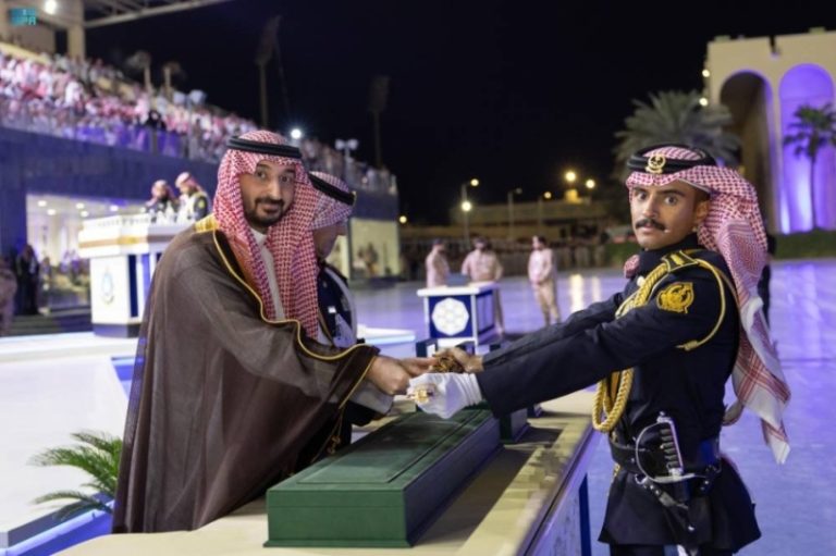 الحفل الكبير لتخريج طلاب كلية الملك خالد برعاية وزير «الحرس»