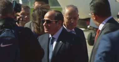 الرئيس السيسي يعلن وصوله إلى موسكو