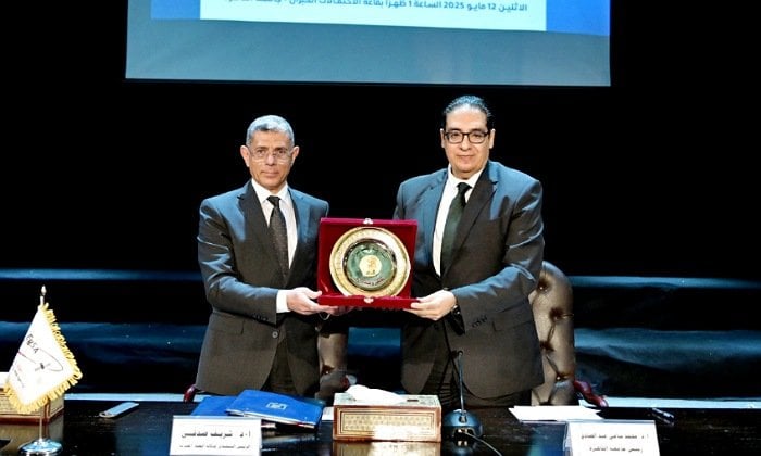 العالم شريف صدقي في جامعة القاهرة بمحاضرة استثنائية حول علوم الفضاء