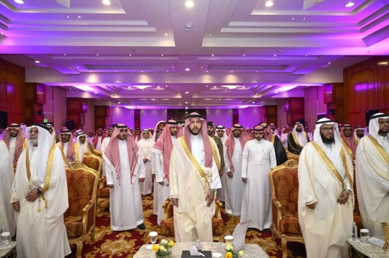 المحافظ يشهد زفاف 100 شاب وفتاة في الطائف