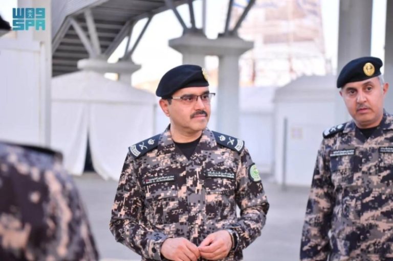 المغيسيب يشرف ميدانيًا على جهود القوات لخدمة ضيوف الرحمن
العمل الميداني يستقبله المغيصيب لتفقد الخدمات المقدمة لضيوف الرحمن
المغيسيب يتفقد سير العمل الميداني للقوات لخدمة ضيوف الرحمن
تفقد ميداني للمغيسيب لأعمال القوات في خدمة ضيوف الرحمن