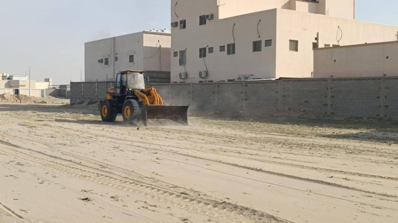 النعيرية تنجح في رفع (26,000) م³ من الأنقاض والمخلفات