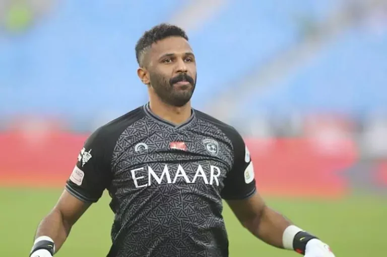 الهلال يقدم عرضًا لتجديد عقد الحارس محمد العويس