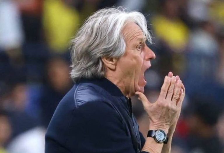 الهلال يُقيل جيسوس بعد الإقصاء الآسيوي ويحدد بديله وفقًا للتقارير