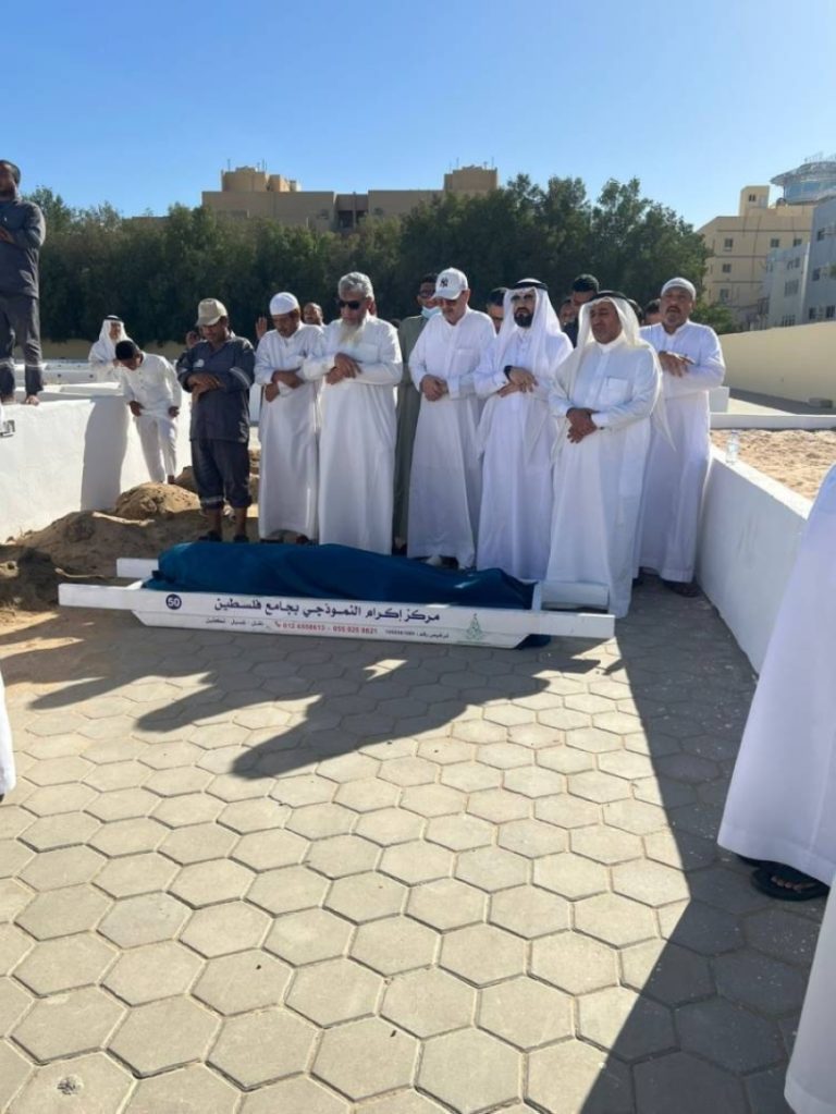 الوسط الصحفي يشارك في جنازة الزميل مخاشن