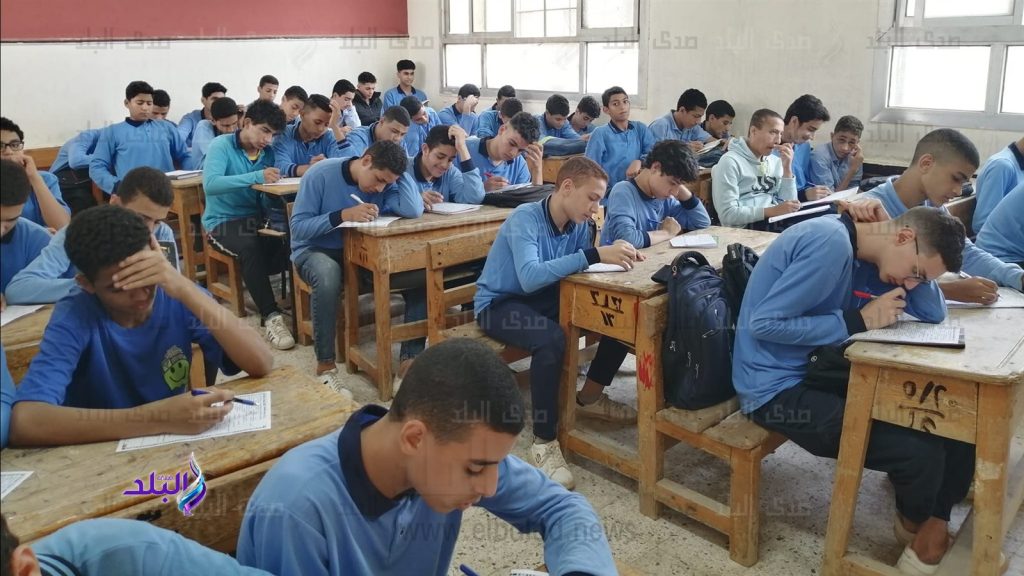 امتحانات أبناؤنا في الخارج تبدأ اليوم والطلاب يواجهون تحدي اللغة العربية