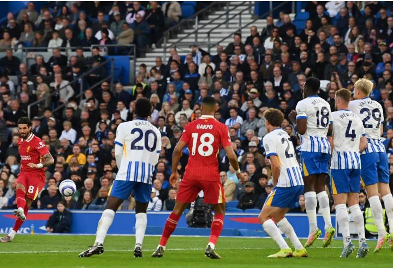 انتهت مباراة ليفربول وبرايتون في الدوري الإنجليزي بفوز برايتون 3 – 2