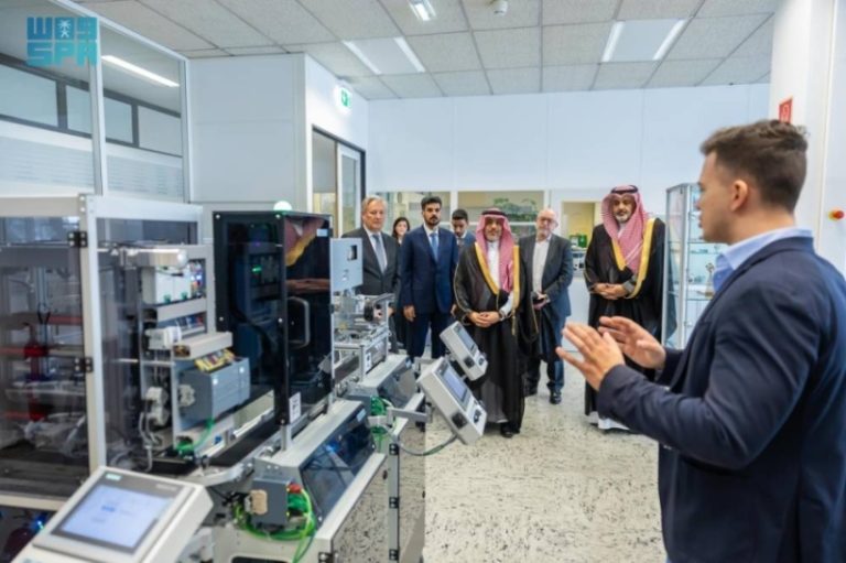 بحث فرص التعاون في التصنيع المتقدم بين مساعد وزير الصناعة والنمسا