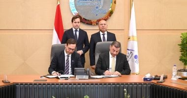 بحث كامل الوزير مع الجانب السويدي توطين صناعات الأتوبيسات الكهربائية