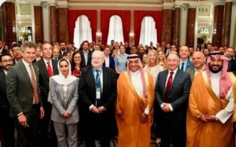بحث وزير التعليم عن افتتاح فروع للجامعات البريطانية بالمملكة