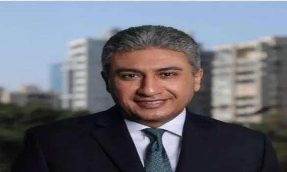 بحث وزير السياحة تعزيز كفاءة الخدمات المقدمة للزائرين في 15 موقعاً أثرياً