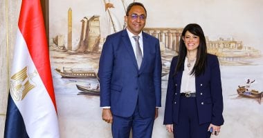بحث وزيرة التخطيط مع محافظ قنا لدعم جهود التنمية بالمحافظة