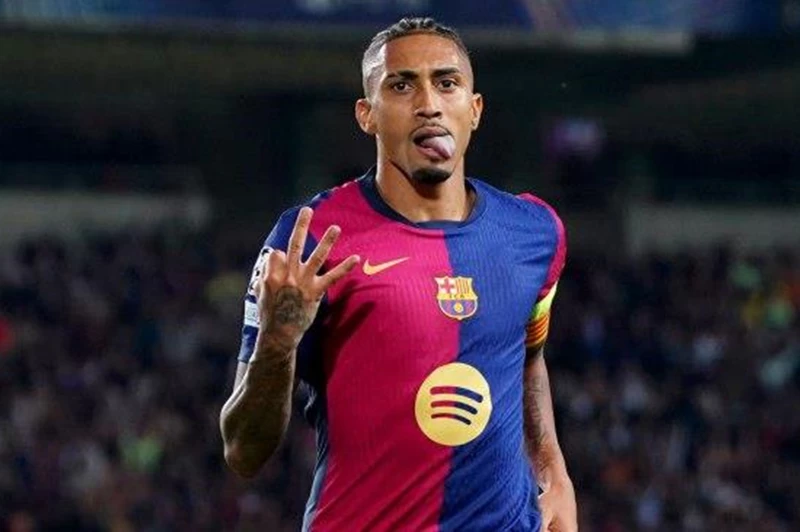 برشلونة يبدأ تحركات جدية لتمديد عقد رافينيا