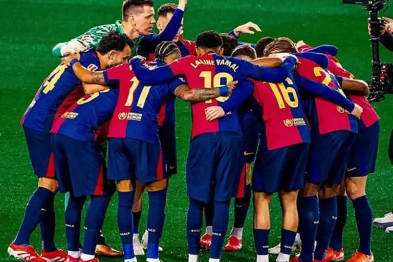 برشلونة يحقق ثلاثية تاريخية تضمن له الأرقام الثلاثة الأبرز في الدوري الإسباني