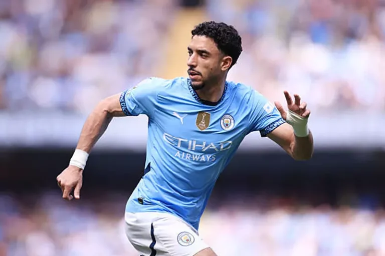 تحديد توقيت نهائي كأس الاتحاد الإنجليزي بين مانشستر سيتي وكريستال بالاس في بطولة منتظرة لمرموش