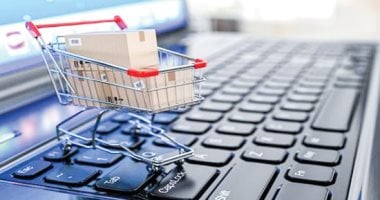 تحول رقمي مذهل: نصف مستخدمي الإنترنت يتجهون للتسوق الإلكتروني عبر المنصات الرقمية