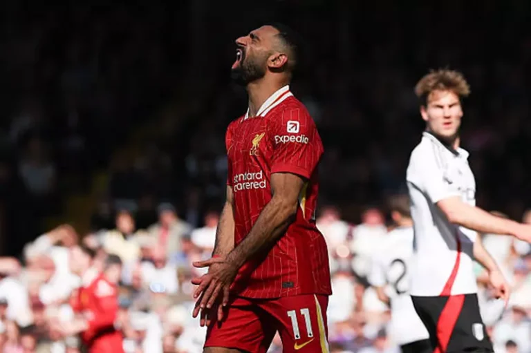 تراجع مستوى محمد صلاح يؤثر سلبًا على فرصته في صناعة التاريخ