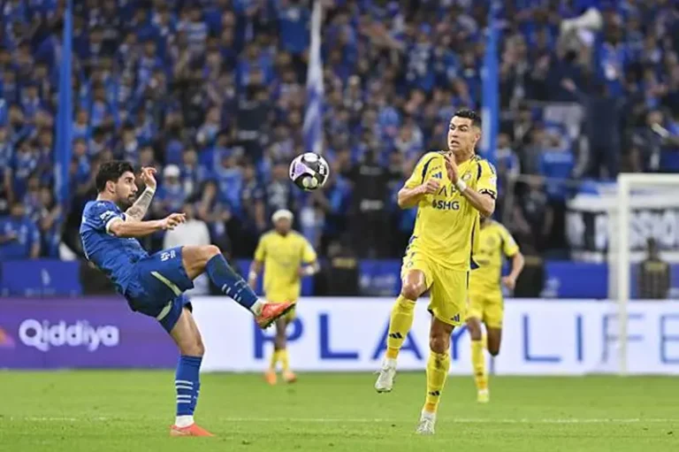 ترتيب الدوري السعودي بعد فوز الهلال وتعادل النصر يثير حماس المشجعين